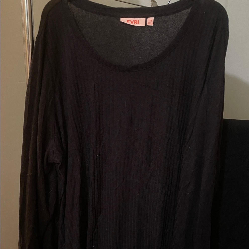 EVRI black robed lightweight sweater new with tags